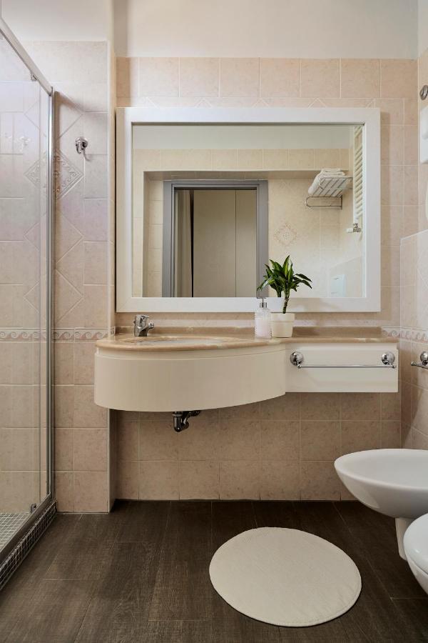 Habitación Triple Superior con balcón