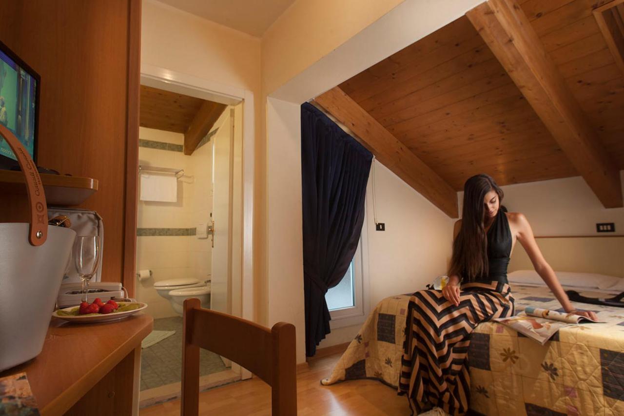 Superior Double or Twin Room with Sea View,1102355667:JPEG