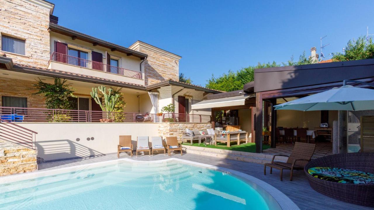 Villa mit 4 Schlafzimmern