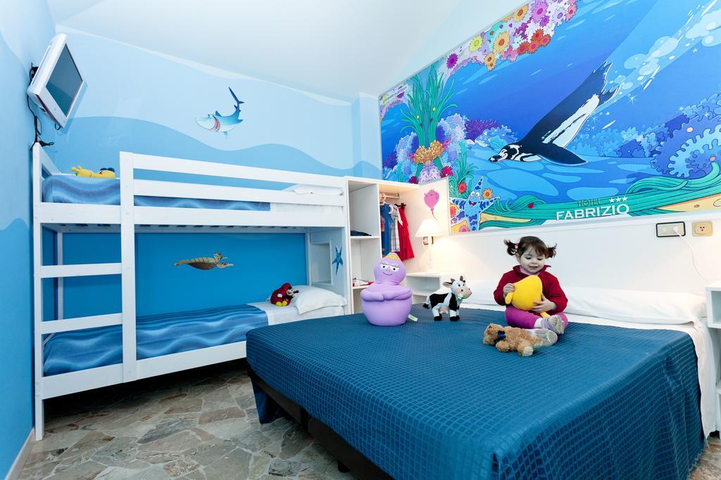 Quadruple Room,757544770:JPEG