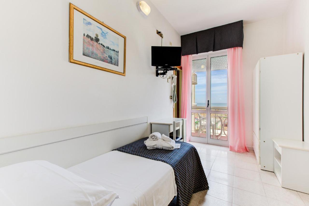 Deluxe Single Room,1293970330:JPEG