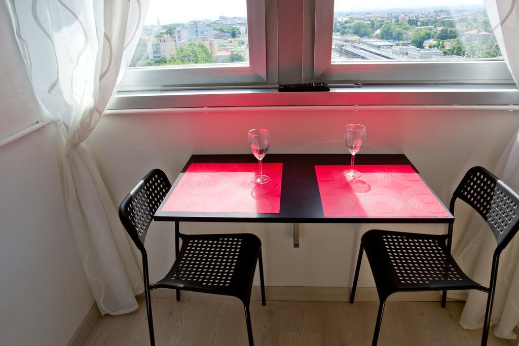 Studio Apartment (2 Adults),127220274:JPEG