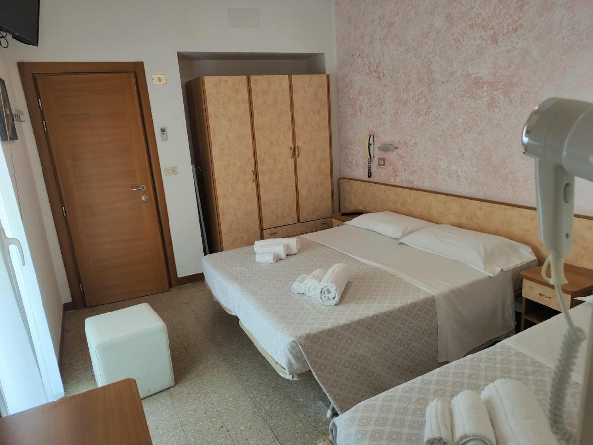 Dreibettzimmer