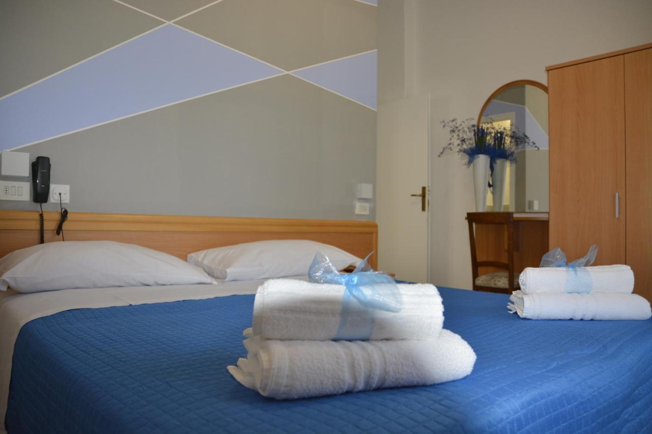 Deluxe Room,1604279442:JPEG