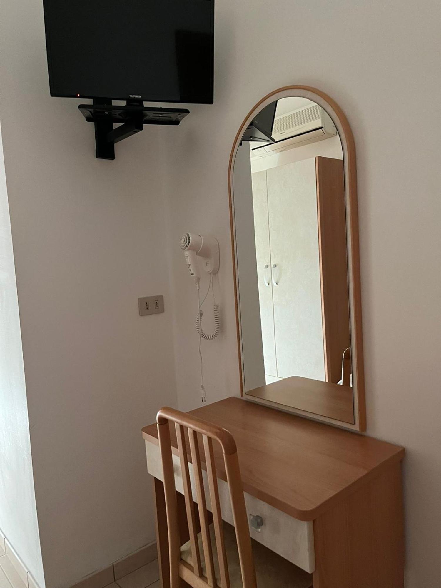 Economy Single Room,1586129263:JPEG