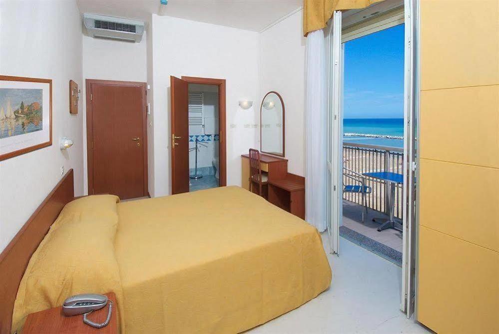 Triple Room with Sea View