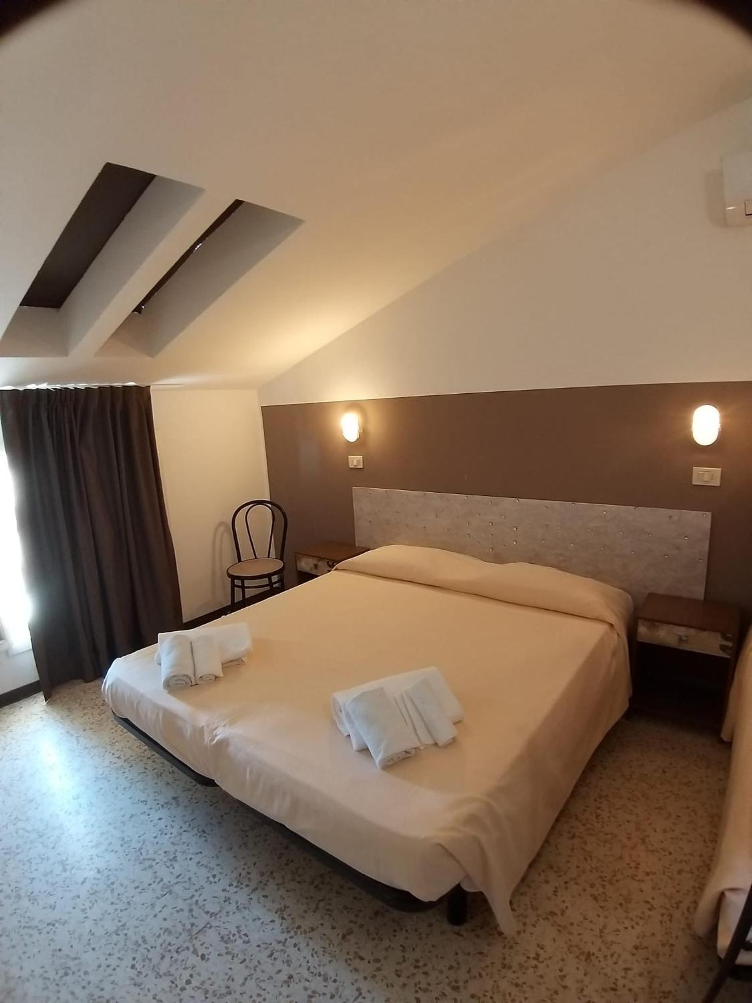 Economy Double or Twin Room,1639295099:JPEG