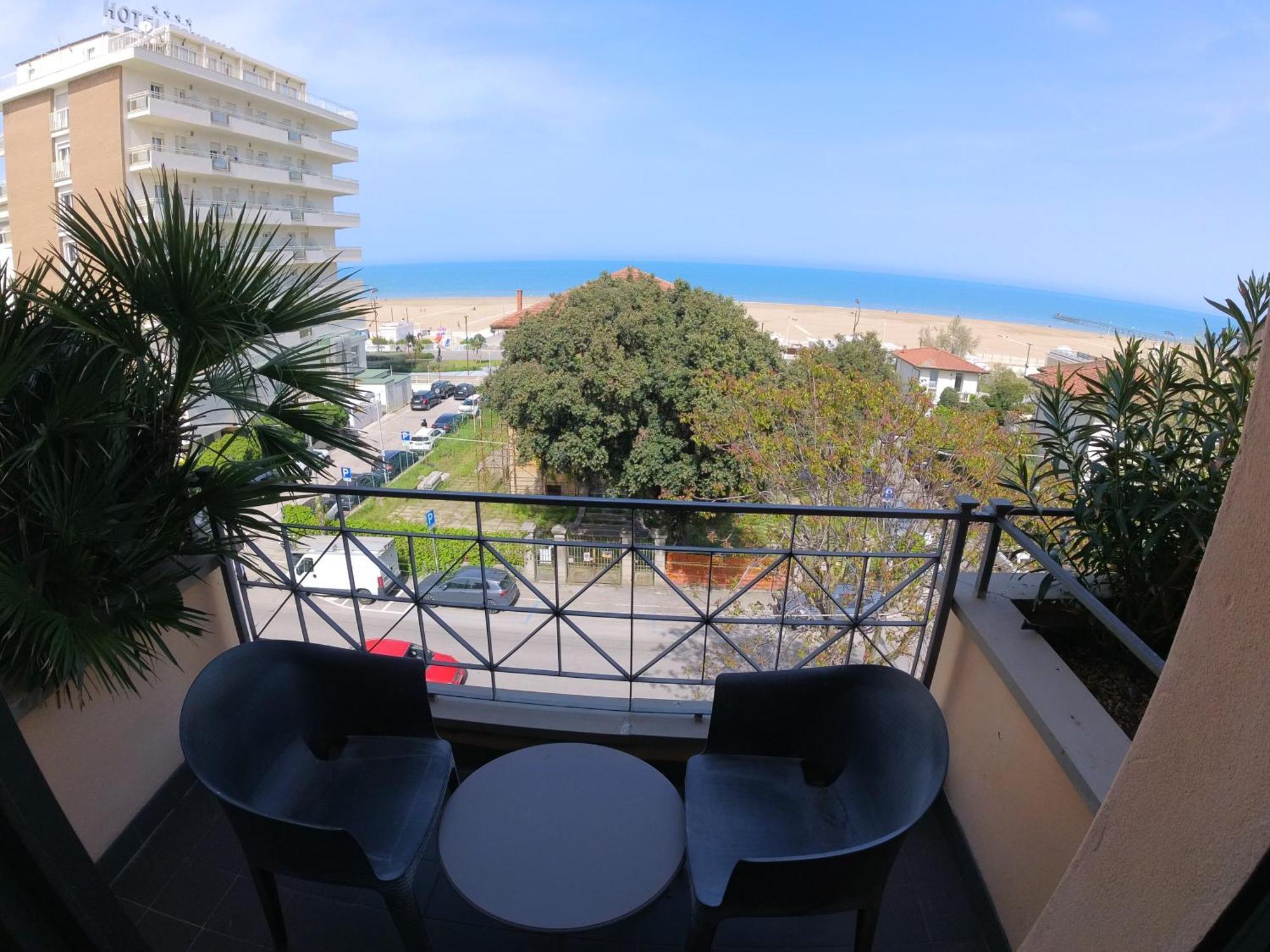 Deluxe Triple Room with Sea View