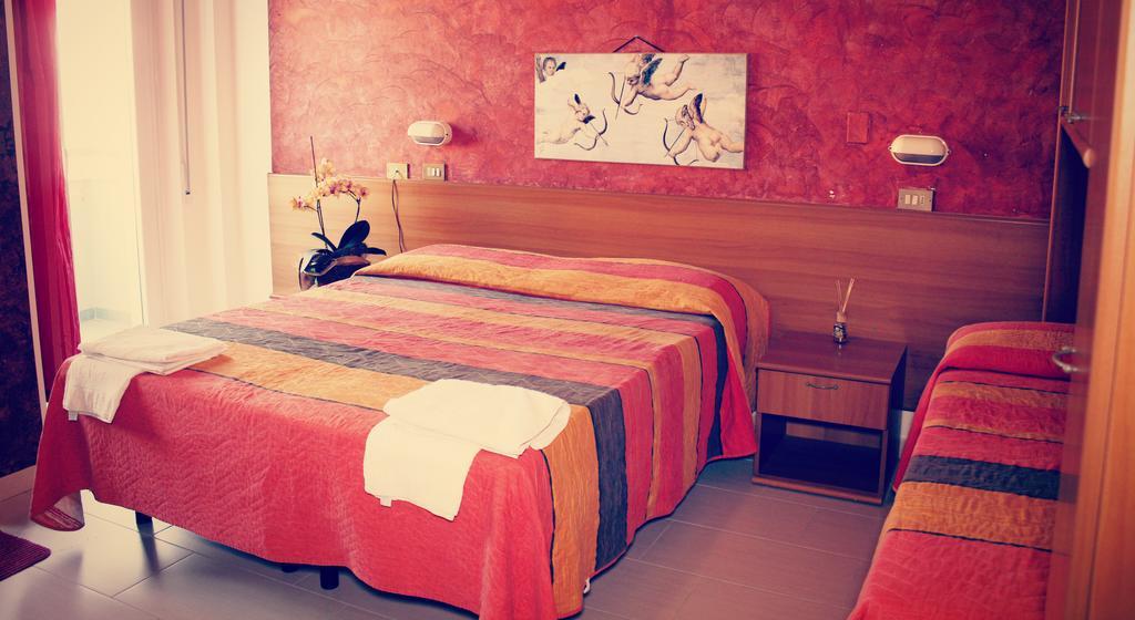 Double or Twin Room with Sea View
