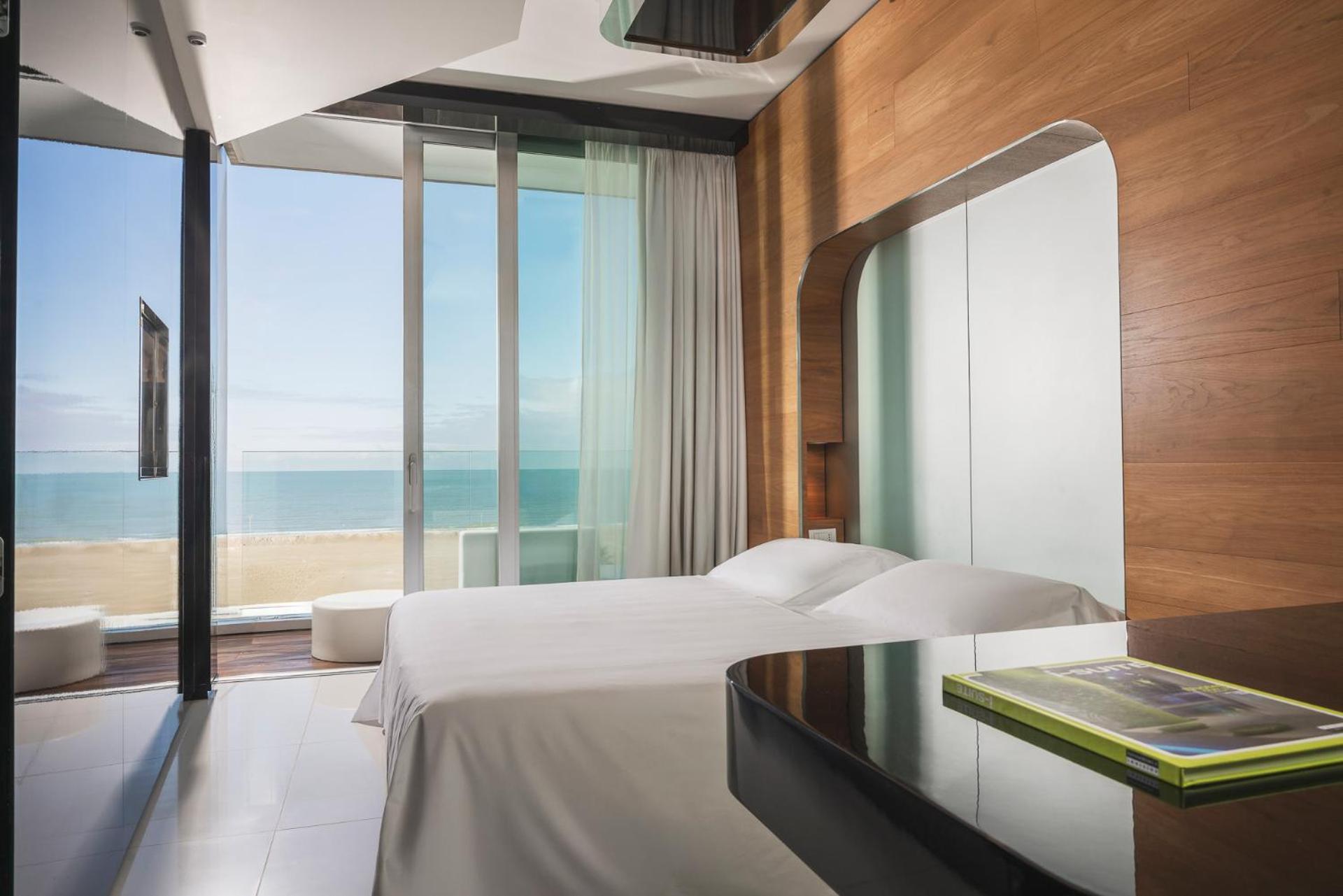 Suite with Sea View,1739395247:JPEG