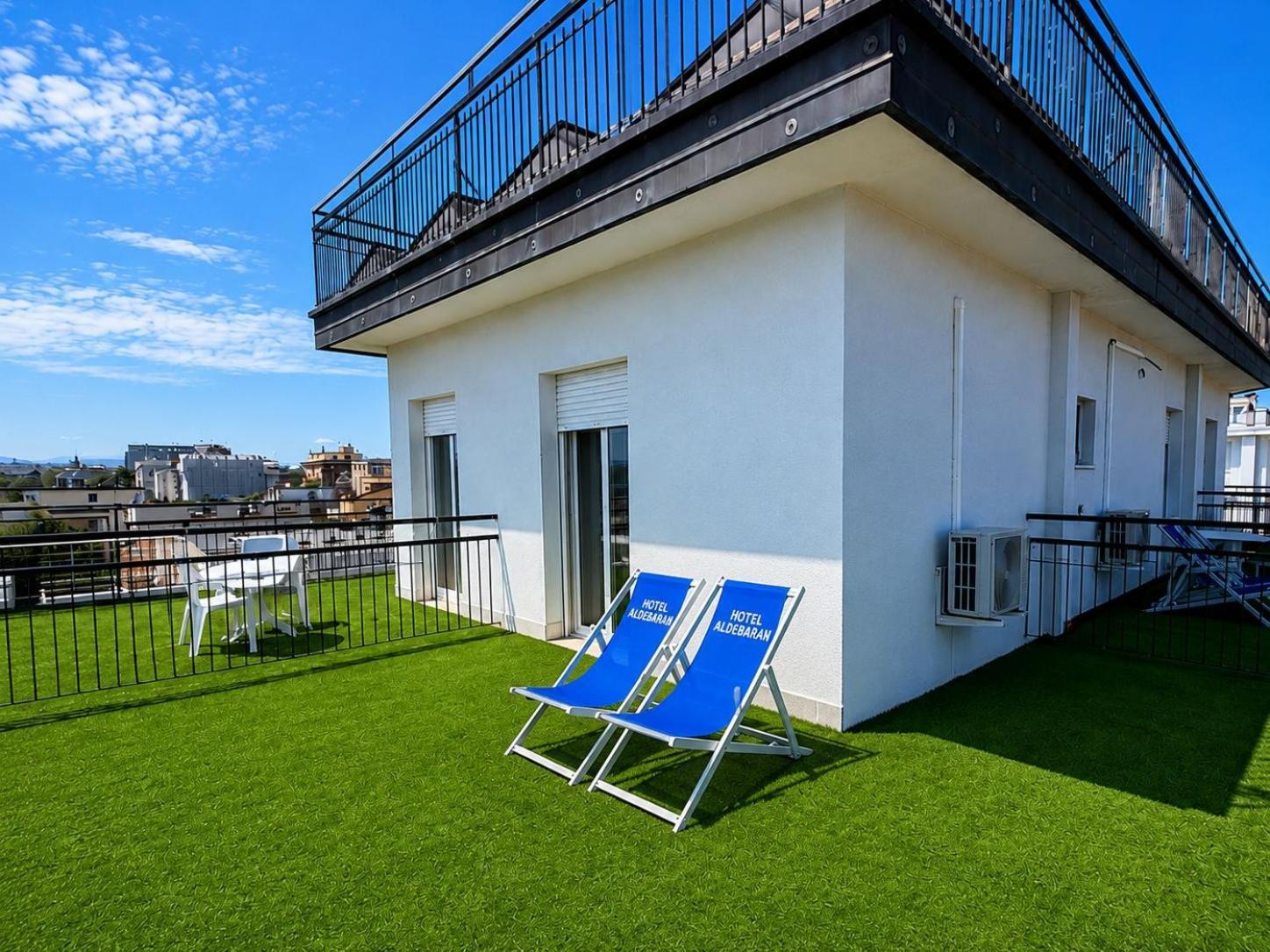 Familiensuite mit Balkon