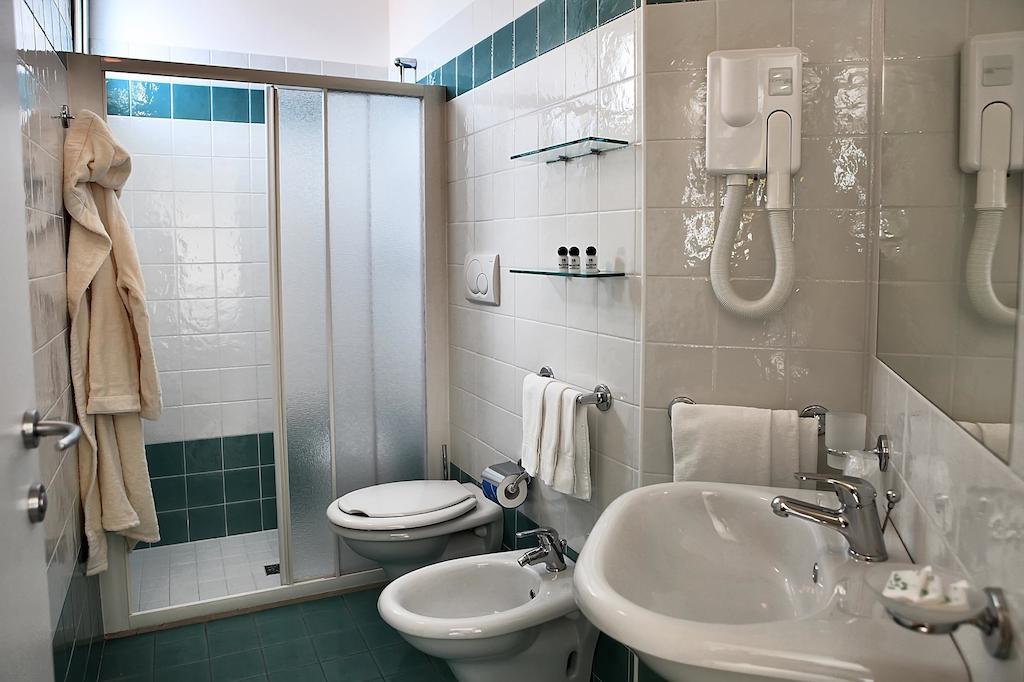 Superior Double or Twin Room,232070101:JPEG