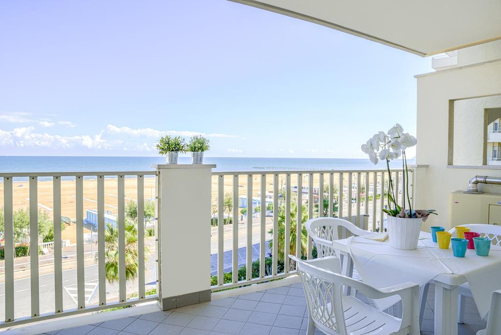 One-Bedroom Apartment with Sea View