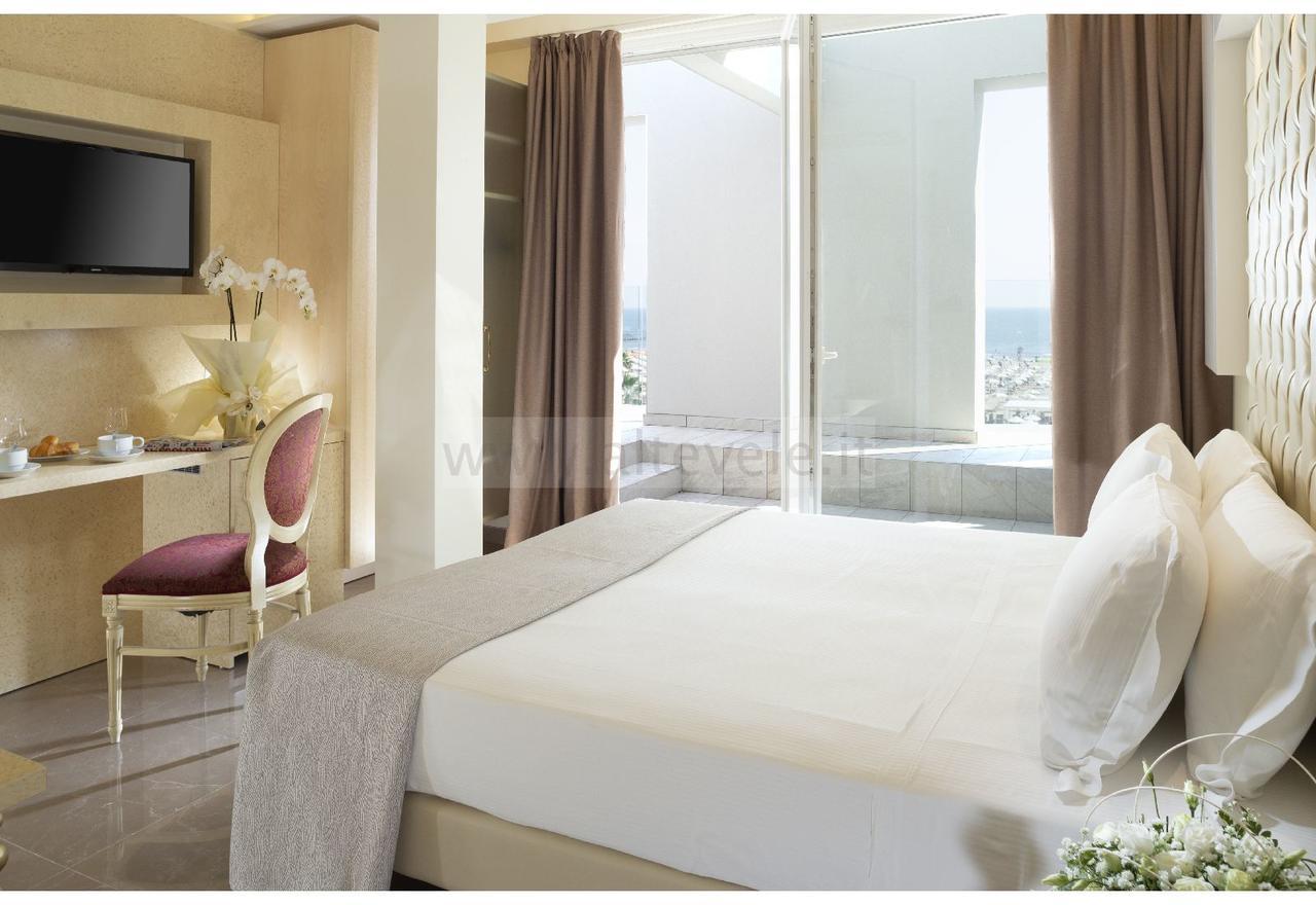 Adriatic Room with external SPA bathtub