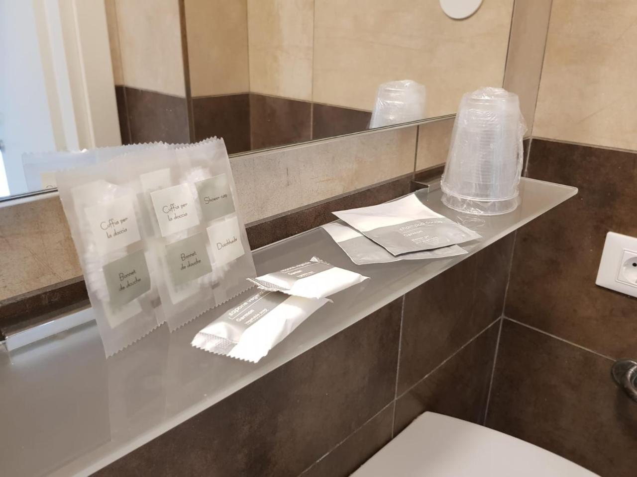 Single Room,754137022:JPEG