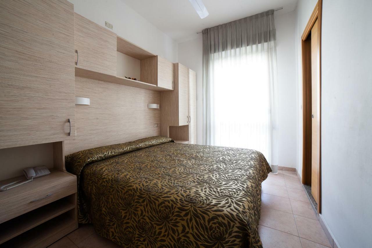 Double or Twin Room,828274076:JPEG