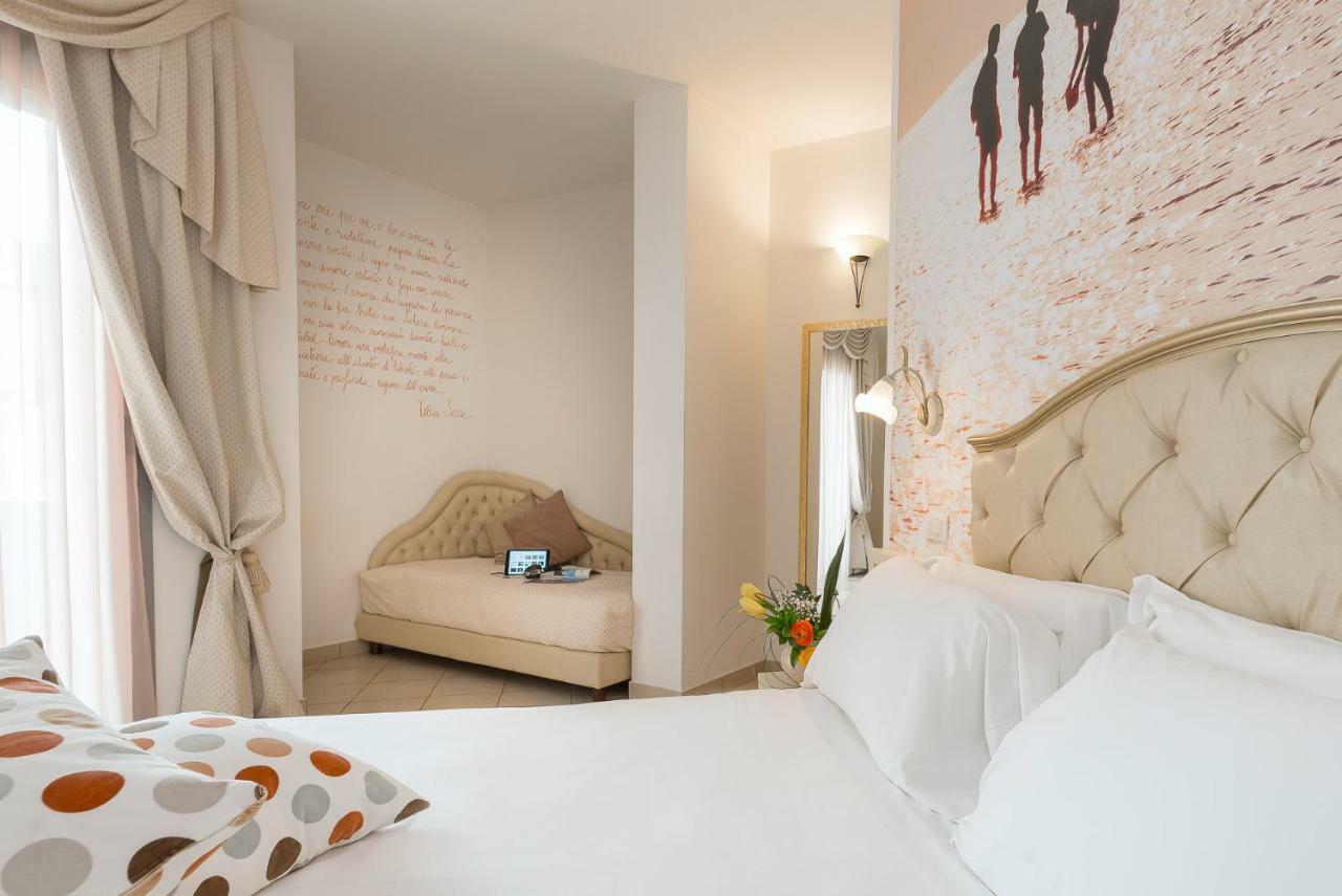 Junior Suite with Balcony,925888378:JPEG