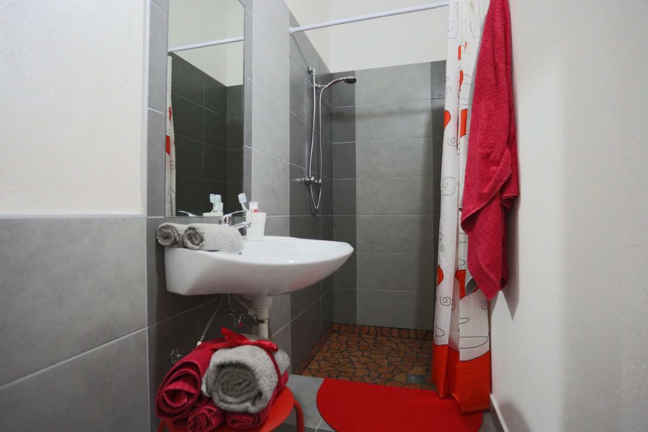 Economy Double or Twin Room,851042384:JPEG