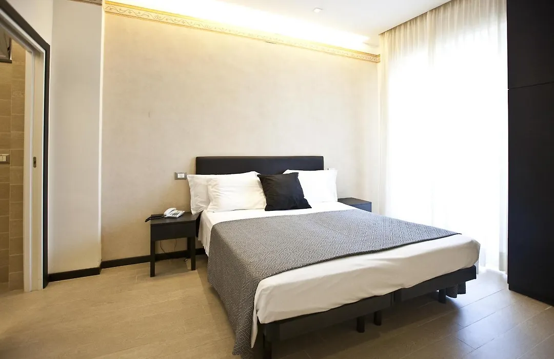 Hotel Aurora-1