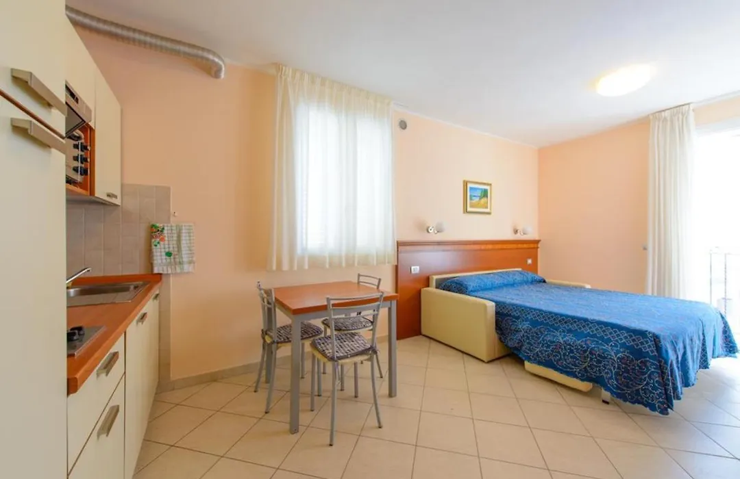 Charming Studio In Rimini 30 M² Parking And Bikes Included-1