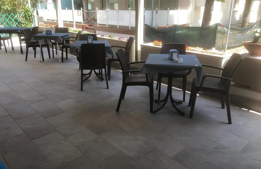 Hotel Laura-1