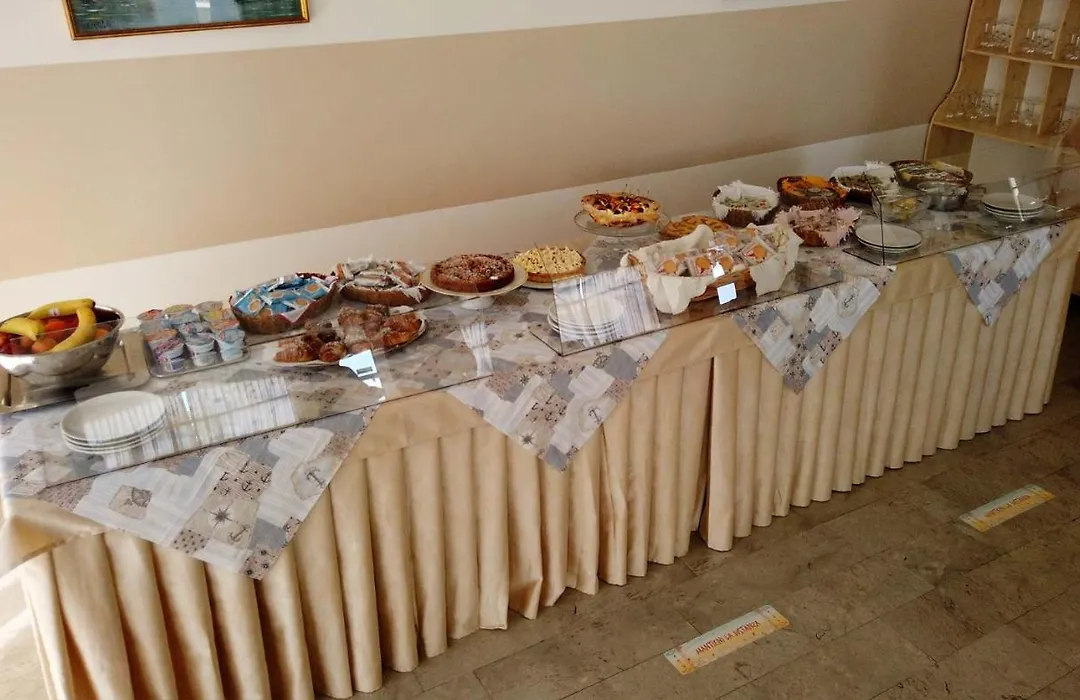 Hotel Dei Cesari-1