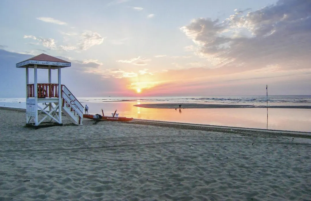 2 Bedroom Stunning Apartment In Rimini-1