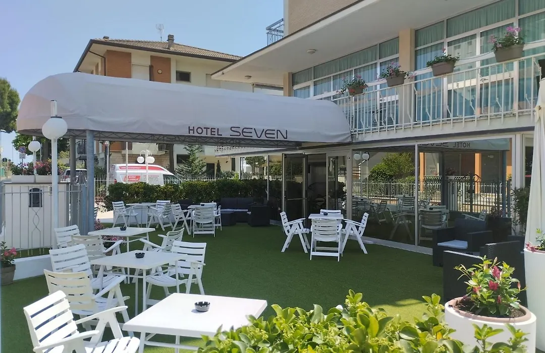 Hotel Seven-1