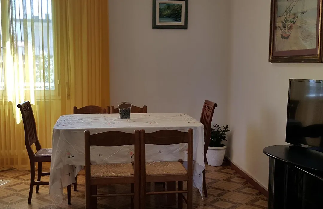Appartamento 3 Camere Con Vista Sul Mare E Parcheggio-1