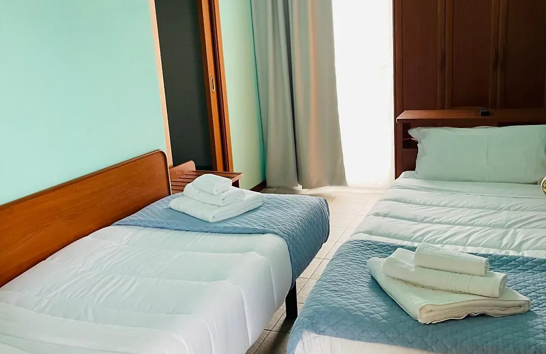 Hotel Blue Moon-1