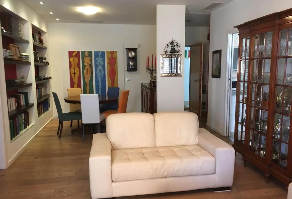 Appartamento Fronte Mare-1