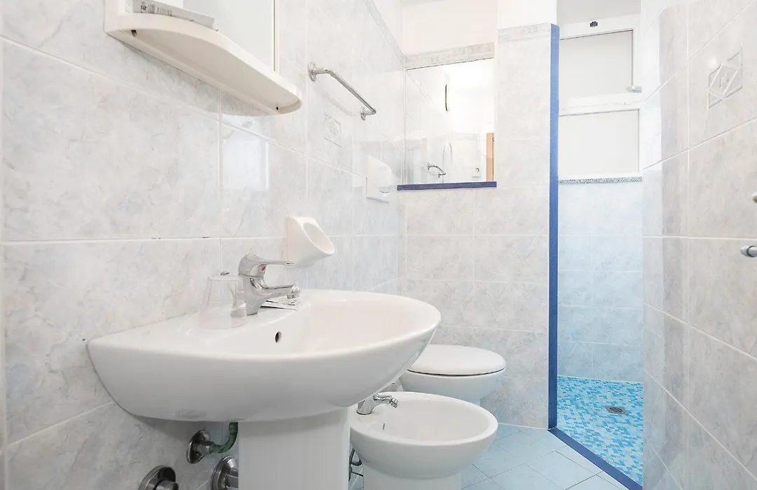 Hotel Blue Ribbon-1