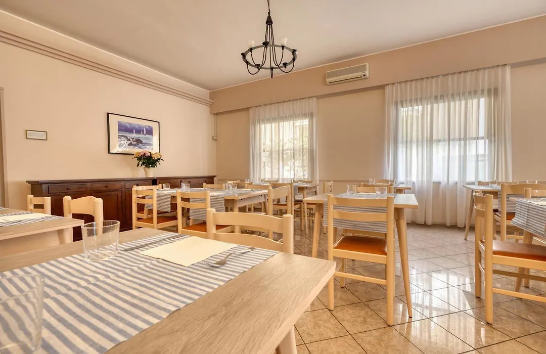 Hotel Laura-1