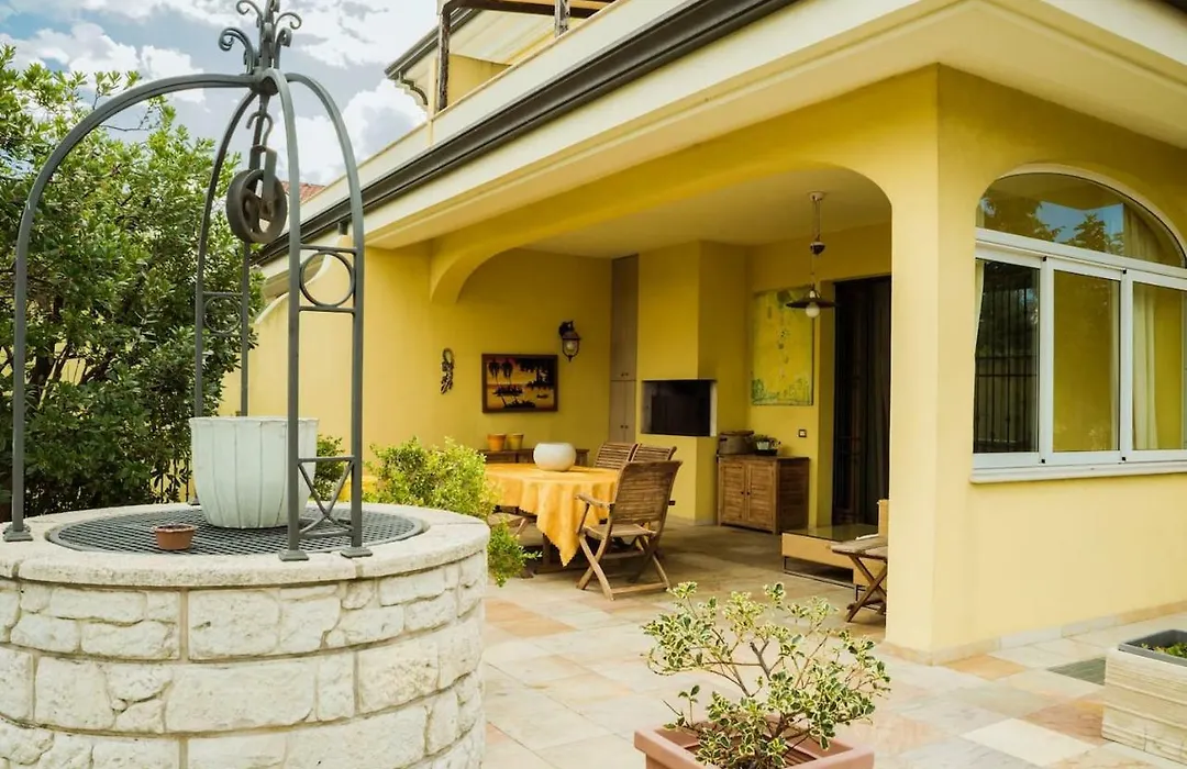 Villa Con Piscina A Rimini-1