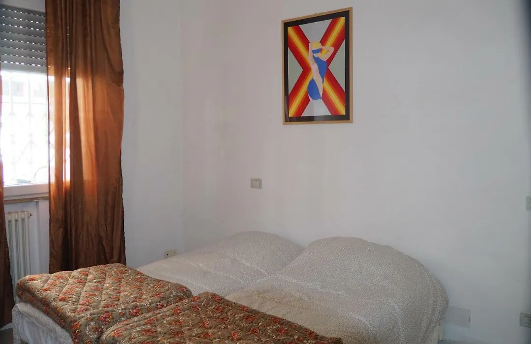 Appartamento In Centro Storico, Vicino Alla Stazione E Al Mare-1