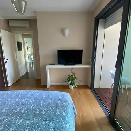 Appartamento Con Terrazza Vista Darsena Di Rimini-3