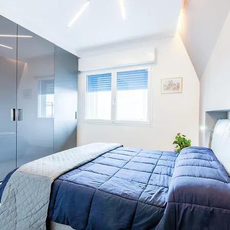 Guesthost - Rimini Marina Centro Station Apartment-3