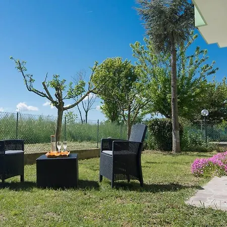 Casa Brezza Tre Camere Due Bagni E Giardino Privato-3