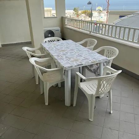 Bilocale Fronte Mare-3