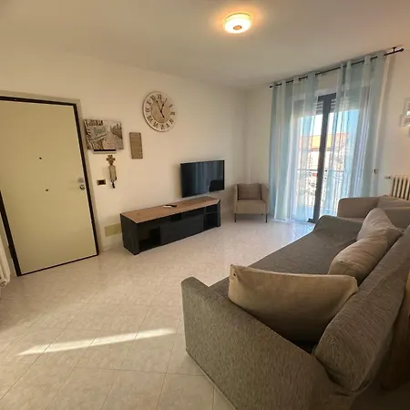 Beach House Holiday Apartments-2