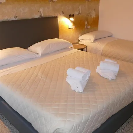 Hotel Spring-2