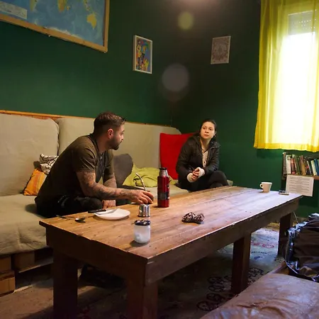 Sunflower City Student Hostel & Bar-2