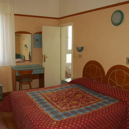 Hotel Britannia Rimini Marina Centro-3