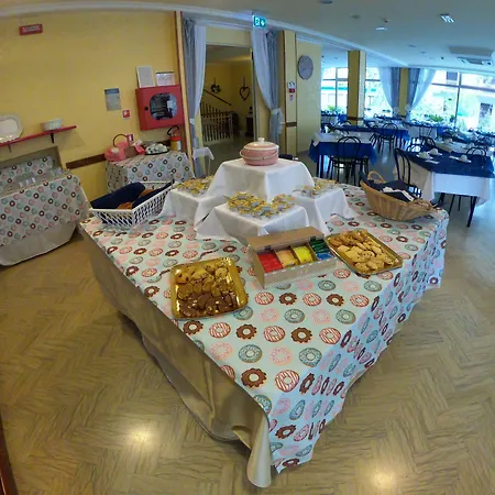Hotel Half Moon Airport Restaurant-3