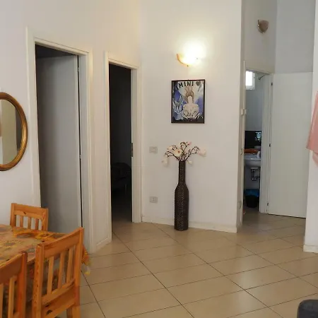Appartamento In Centro Storico, Vicino Alla Stazione E Al Mare-3