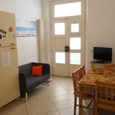 Appartamento In Centro Storico, Vicino Alla Stazione E Al Mare-2