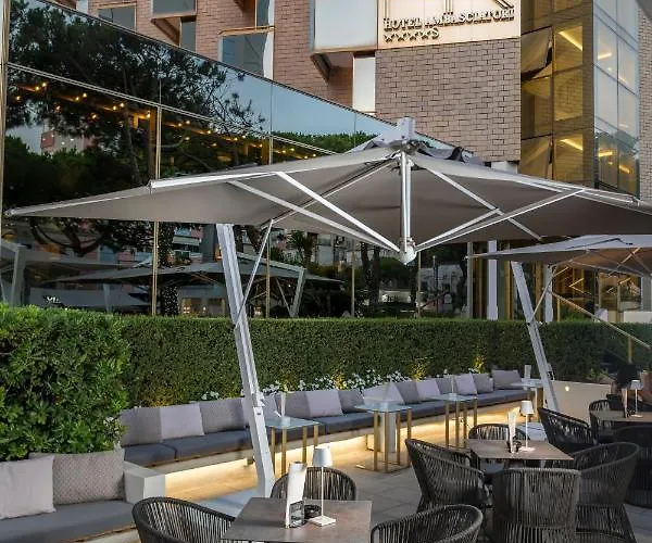 Hôtels à côté de Centre historique